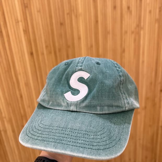 슈프림 S로고 그린 판매합니다