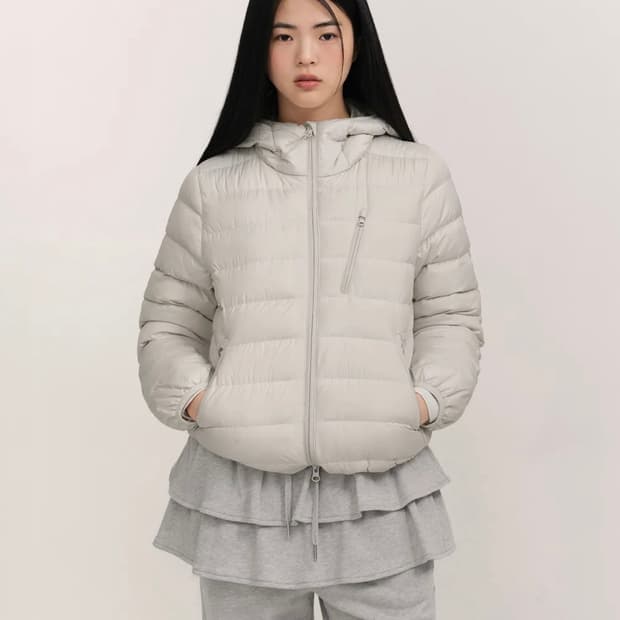 무신사 스탠다드 경량패딩 (시티 레저 우먼스 후디드 라이트 다운 재킷)