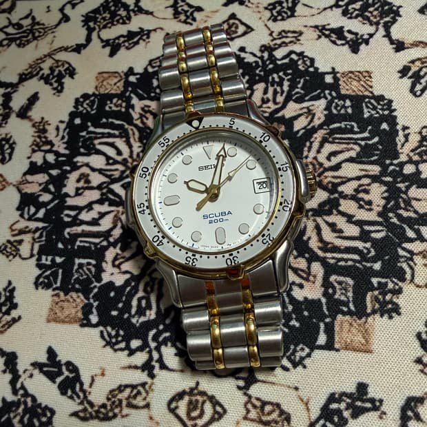 SEIKO DIVER 빈티지 쿼츠 시계