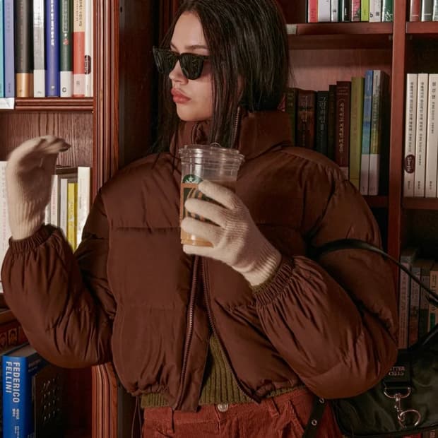 비터셀즈 스파클링 크롭 푸퍼 자켓-브라운