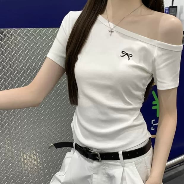 오프숄더 리본 반팔 티셔츠 화이트