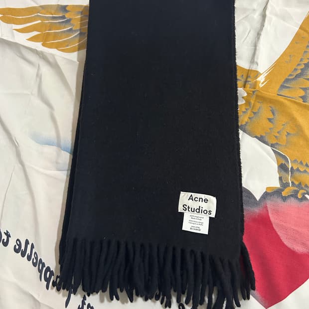 아크네 스튜디오 머플러