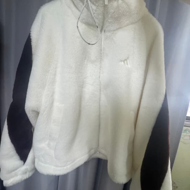 (더현대 구매 새상품)아디다스 뽀글이 후리스 집업 아이보리