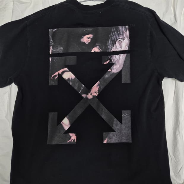 오프화이트 반팔 블랙 XS