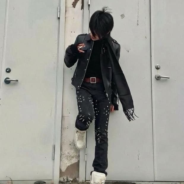 COZY WORLDWIDE 메탈 스파이크 스키니 플레어진