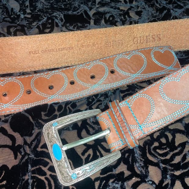 게스 빈티지 브라운 자수 벨트