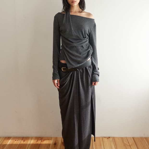 새상품) 세릭 드레이프 롱 스커트 차콜