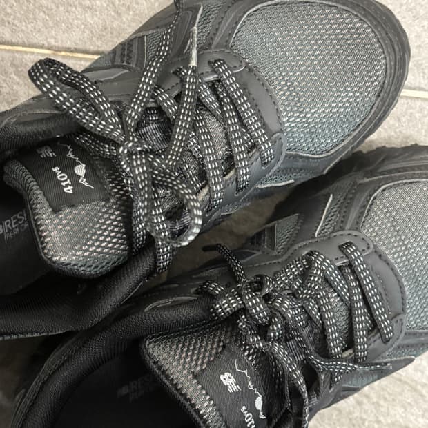 뉴발란스 블랙 운동화 410v5