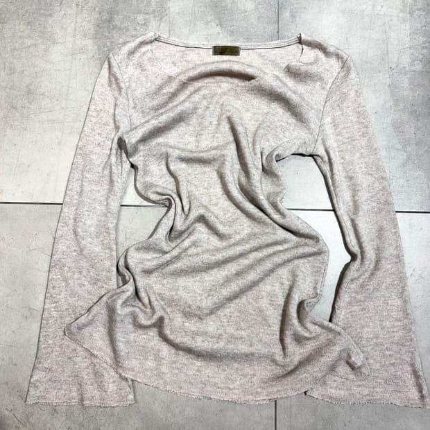 G.O.A 고아 나팔 슬리브 니트