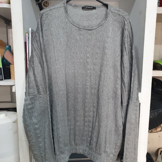 이세이미야케 18fw 그레이 니트 3사이즈