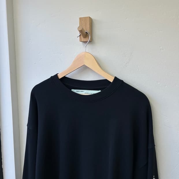 15924 - 오프화이트 스웻셔츠