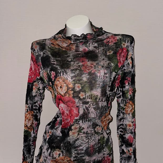 오리엔탈 로즈 메쉬 시스루 반폴라 슬리브