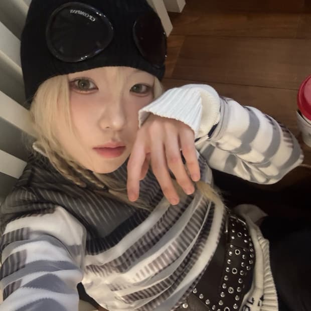 25FW 와이프로젝트 장폴고티에 에디션 메쉬 니트