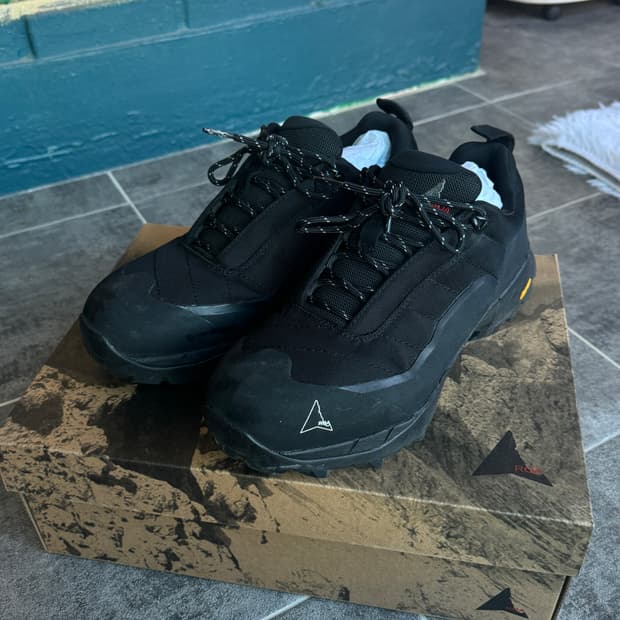 로아 하이킹 카타리나 블랙 42