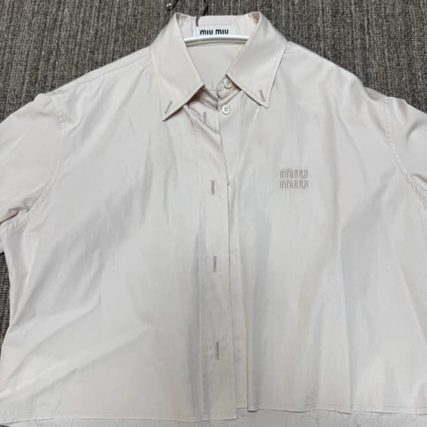 미우미우 셔츠