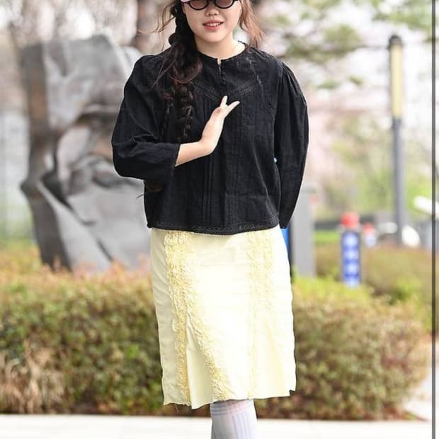 자라 엠보싱 프릴 스커트