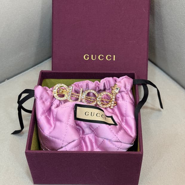 새상품급 구찌 헤어핀