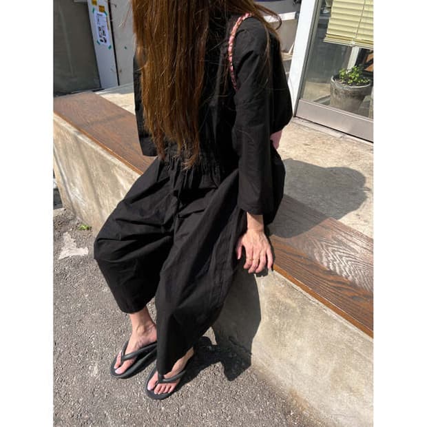 투머치토커 점프수트