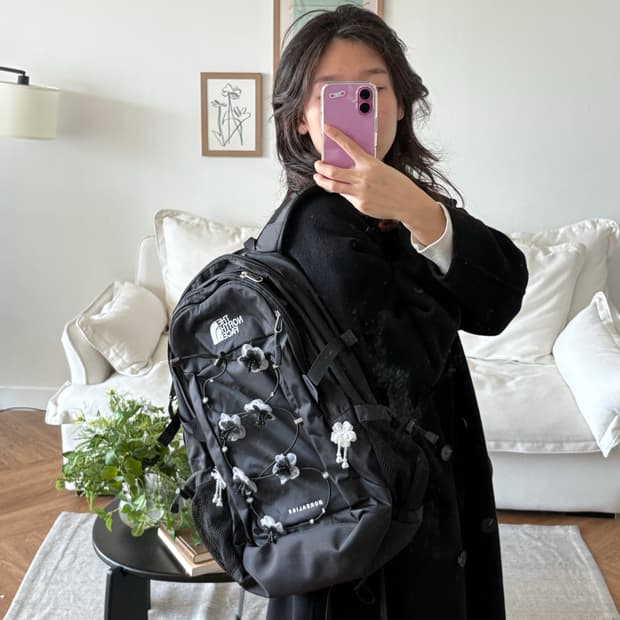 Black flower bagpack