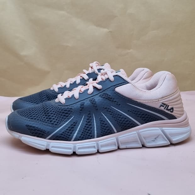 휠라 메모리 여성 런닝화 240