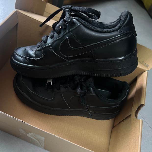 [225] 나이키 에어포스1 올블랙