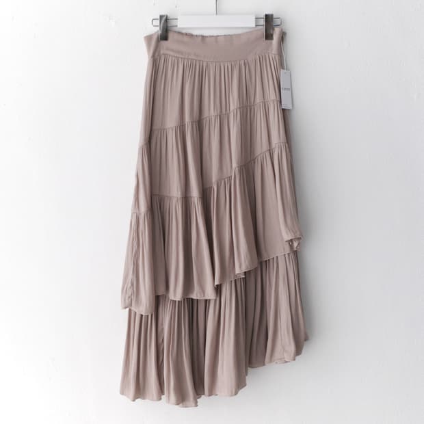 unbalanced shirring skirt 