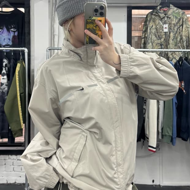 나이키 올드스쿨 베이지 바람막이