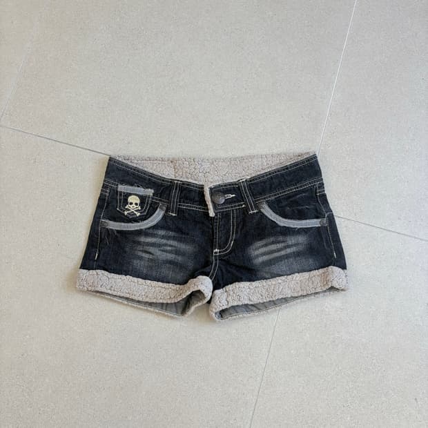 스컬 퍼 데님 숏츠