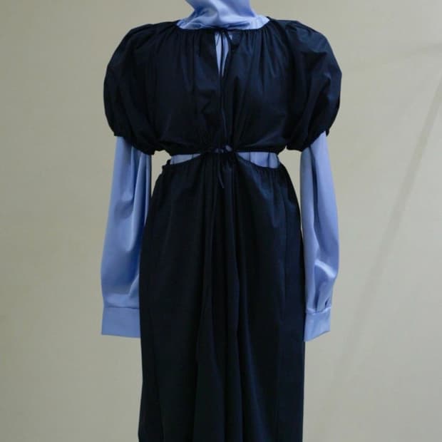 neuadult 노이어덜트 실키 블루 2way 하이넥 블라우스 셔츠