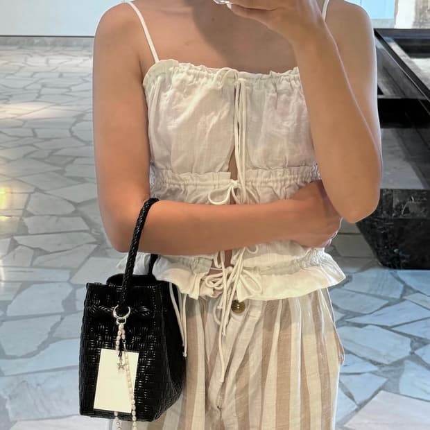 오르티카 블랙 위빙 버킷백