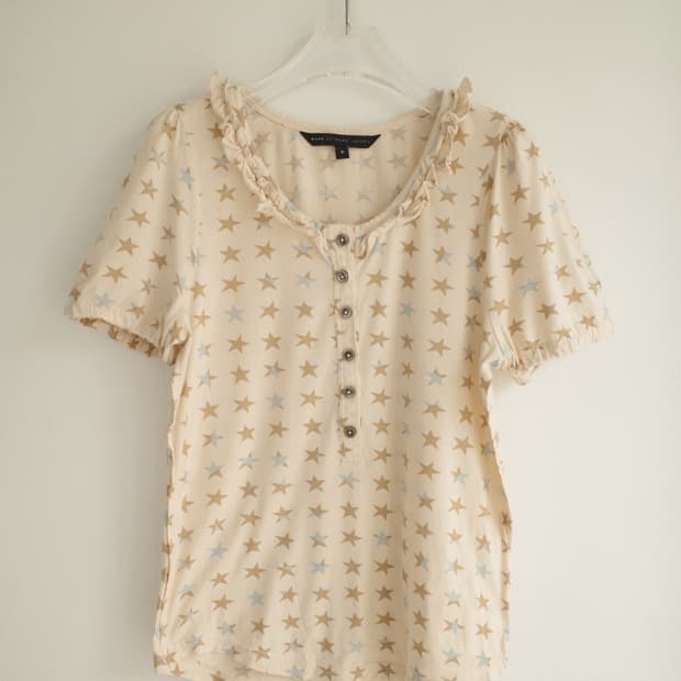 Star puff sleeve top