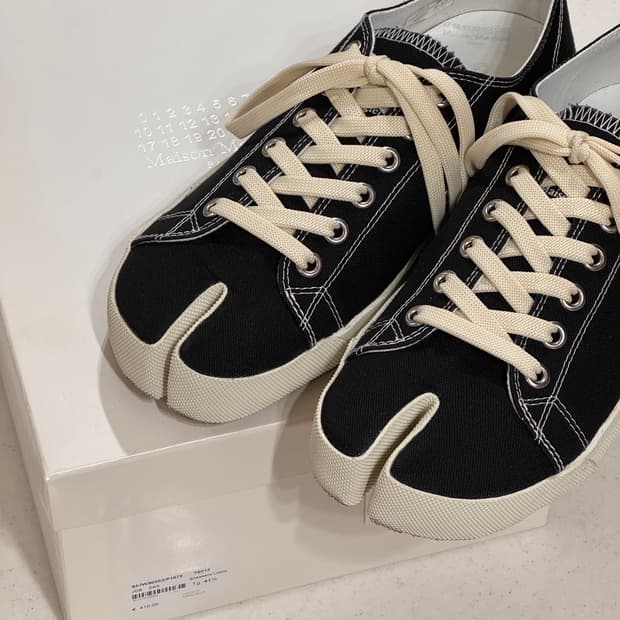 메종 마르지엘라 타비 로우 블랙