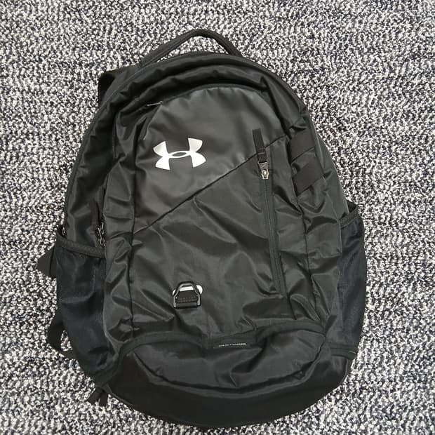 언더아머 백팩