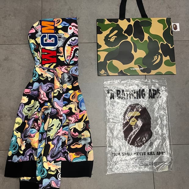 새상품급) 베이프 아트 카모 샤크 후드집업