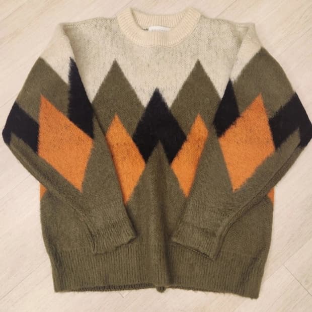 니티드 아가일 니트