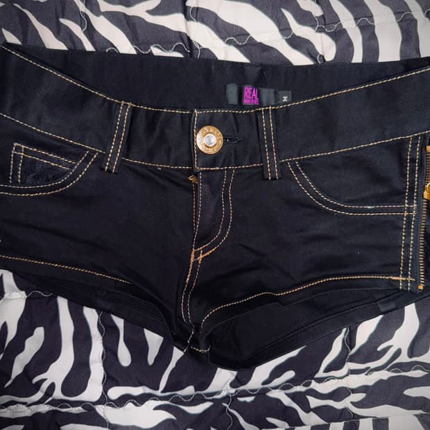 갸루 사이드 디테일 로우라이즈 쇼츠