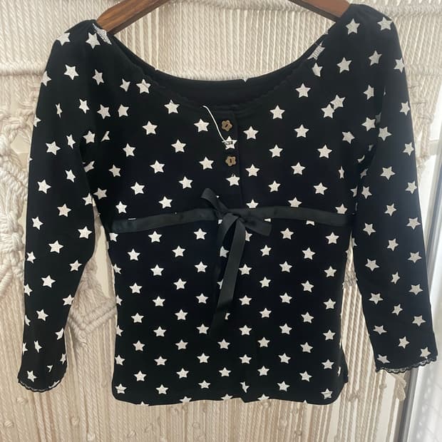 별 프린트 스퀘어넥 크롭 티셔츠