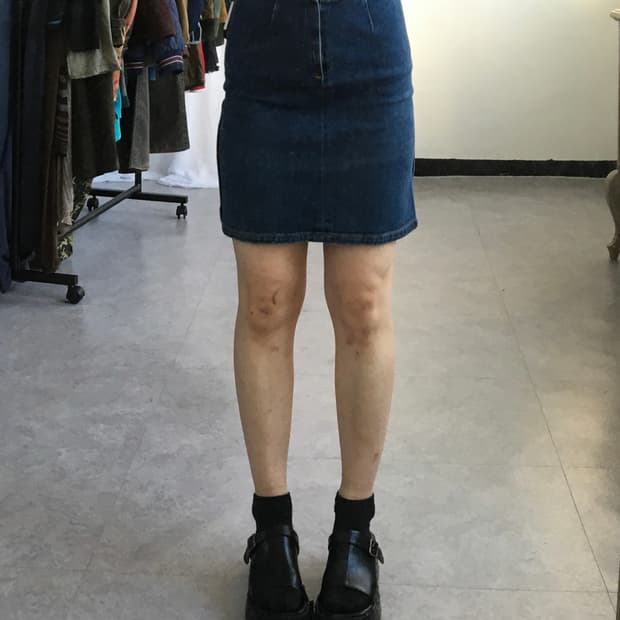 Side button point denim skirt
