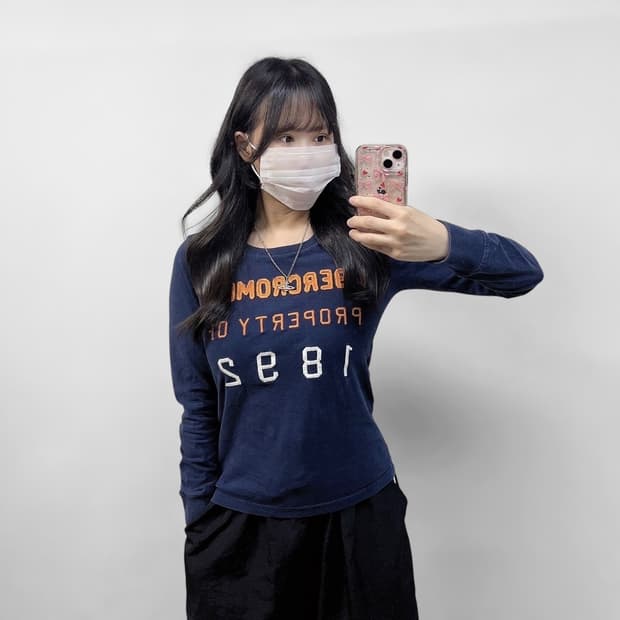 아베크롬비 스펠 로고 롱슬리브 네이비