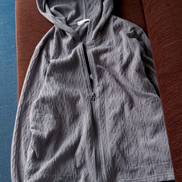 Loose knitted easy hood jacket