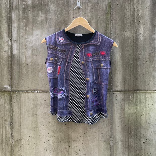 Rosabella 그래픽 슬리브리스 탑