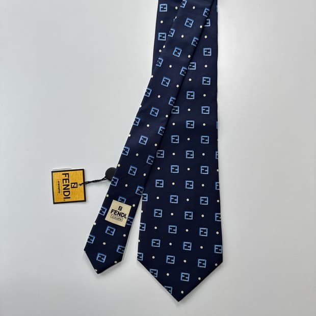 택달린 미사용품 펜디(FENDI) 모노그램 명품 정품 넥타이