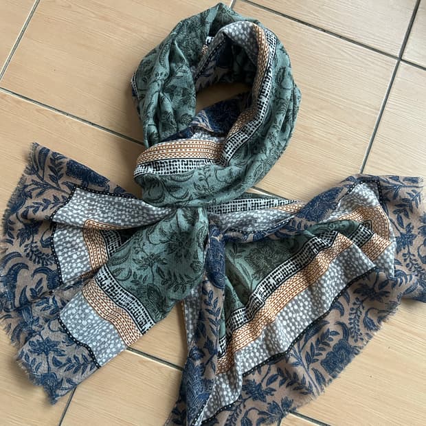 Vintage floral scarf