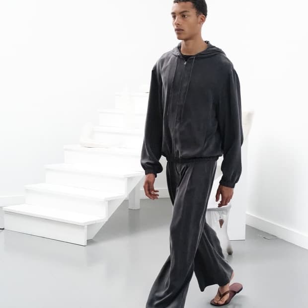 (구매) 아모멘토 큐프라 후드집업 차콜 L 구해요