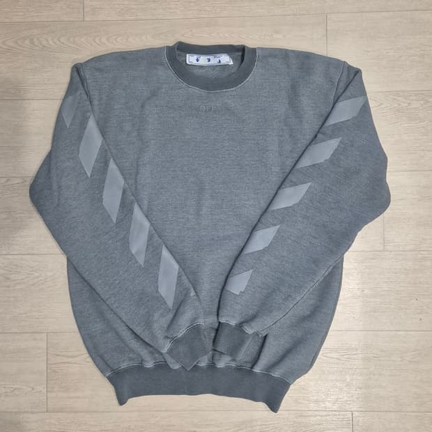 오프화이트 그레이 맨투맨