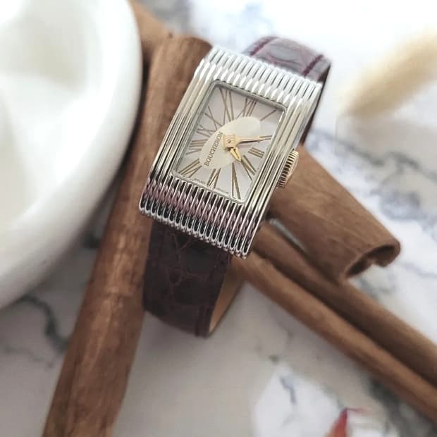 정품 부쉐론 리플레 시계