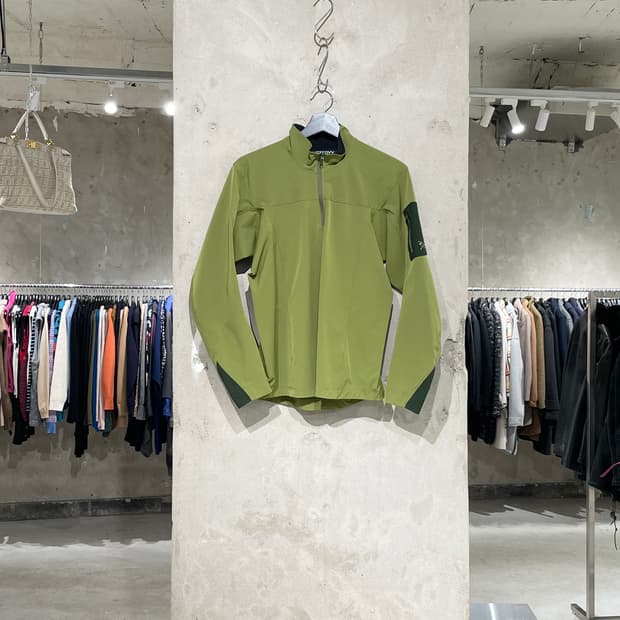 아크테릭스 우먼 그린 쿼터 집 스판덱스 자켓