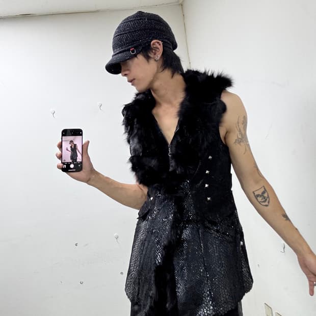 V-Kei Rare Python Design Studded Fur Tr