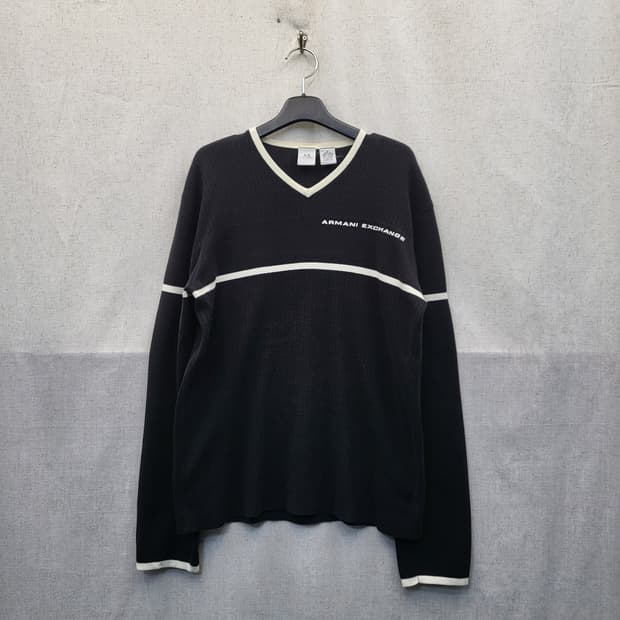 아르마니 익스체인지 블랙 V넥 니트