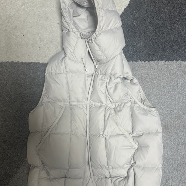 999휴머니티 패딩조끼 구스다운 2사이즈
